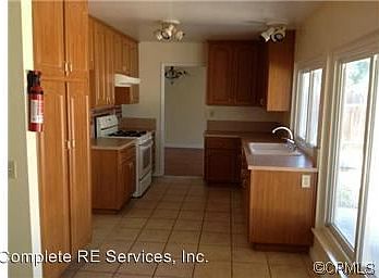 2nd image of 1463 N Solano Pl
