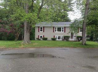 27 Streeter Ln, Attleboro, MA 02703