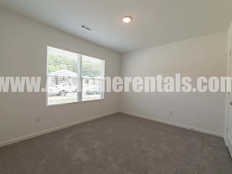 1125 Gallery Dr — Photo 4