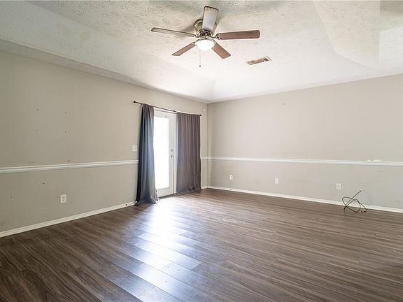 5th image of 202 23rd Ct