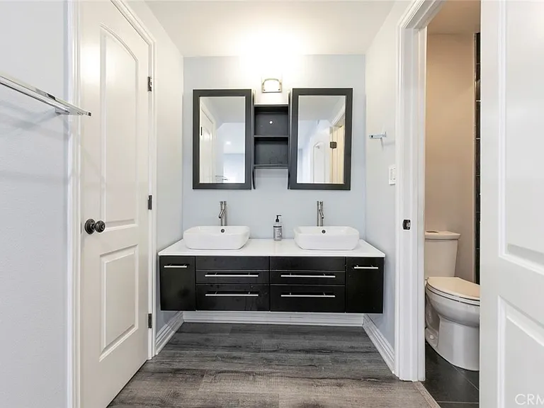 234 N Kenwood St — Photo 13