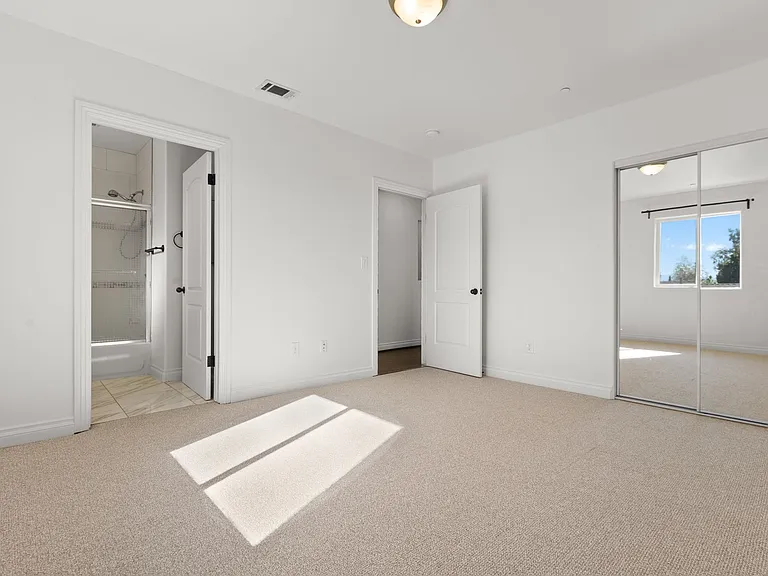 1534 N Soto St — Photo 18