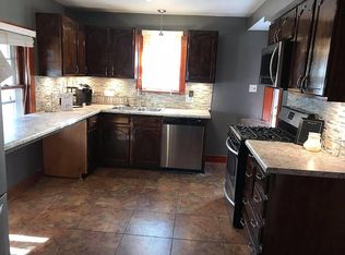 1206 3rd St, Silvis, IL 61282