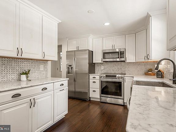 5th image of 8044 Winding Way Ct