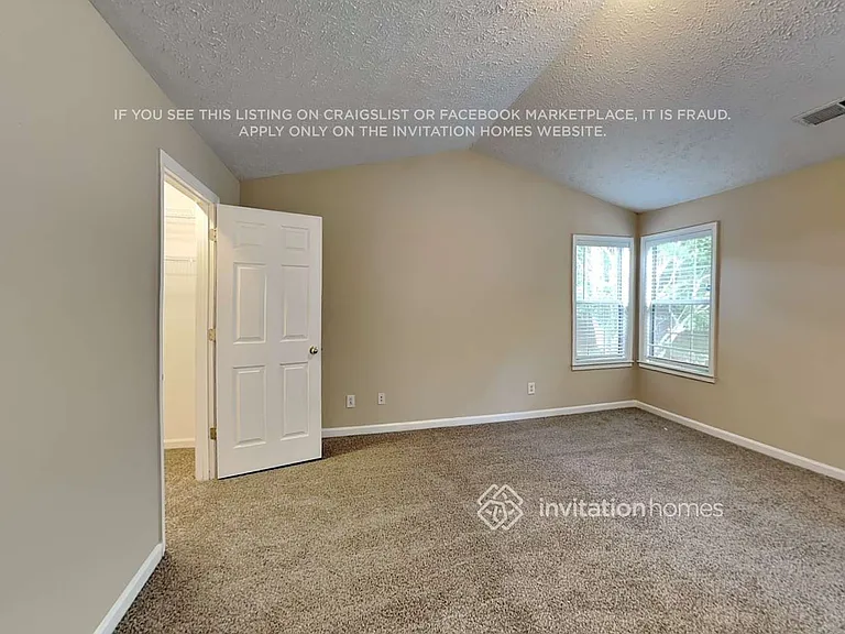 213 Highpoint Xing — Photo 9