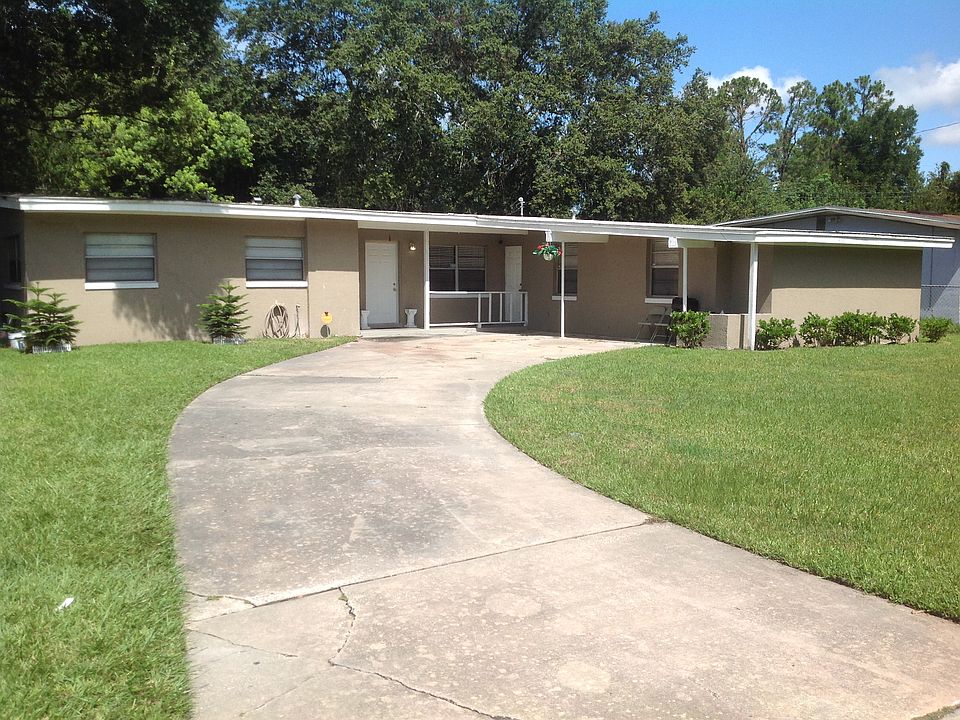Front - Long Driveway