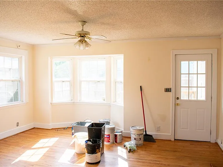 107 Grand Blvd — Photo 10