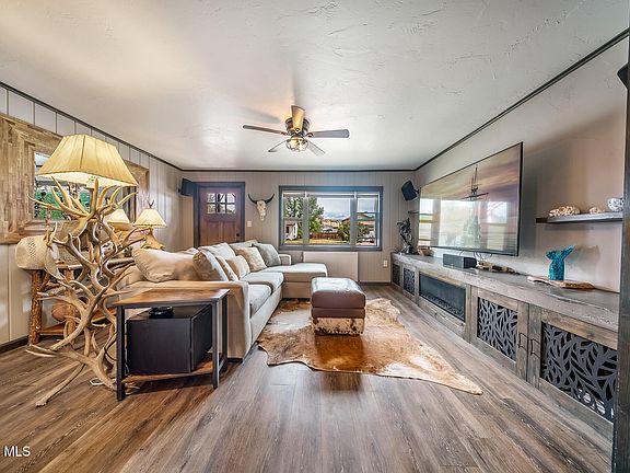 4th image of 804 Range Avenue
