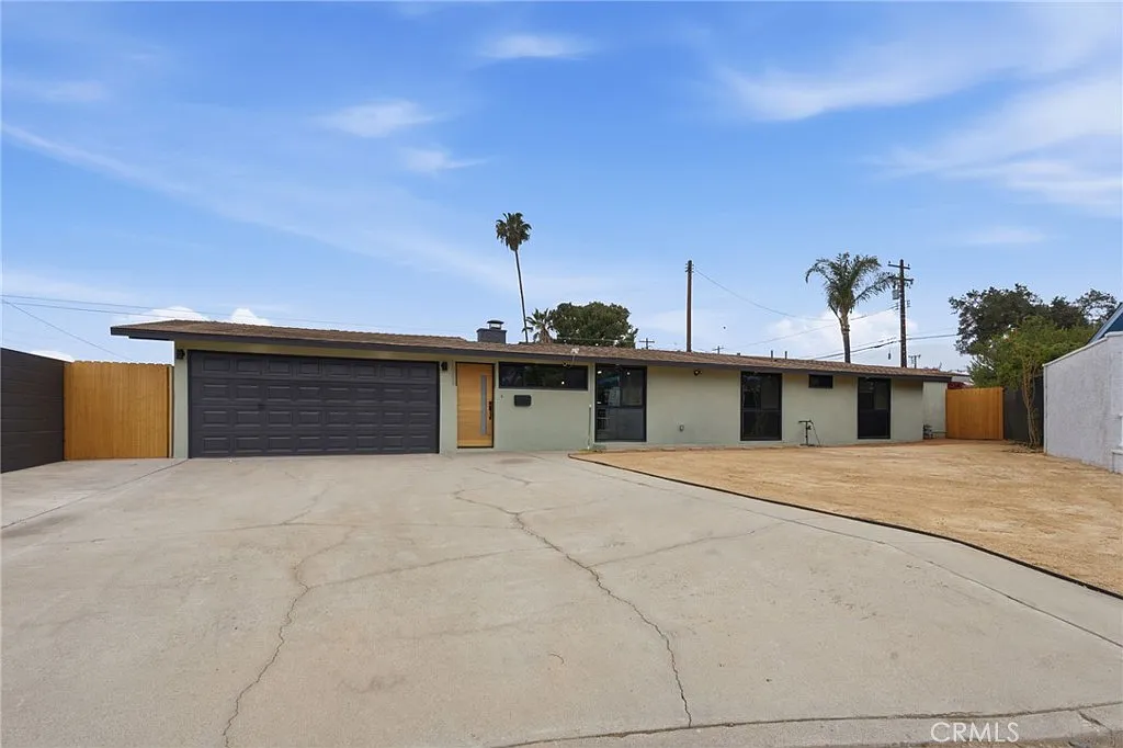 4 bed, 1391 sqft, $4,500 — Photo 1