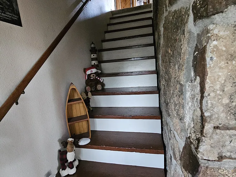 Nicely built. Easy to climb. Easy Stairs behind fireplace go to loft,