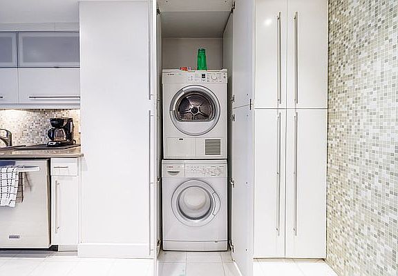 5th image of 155 E 55th St APT 8H