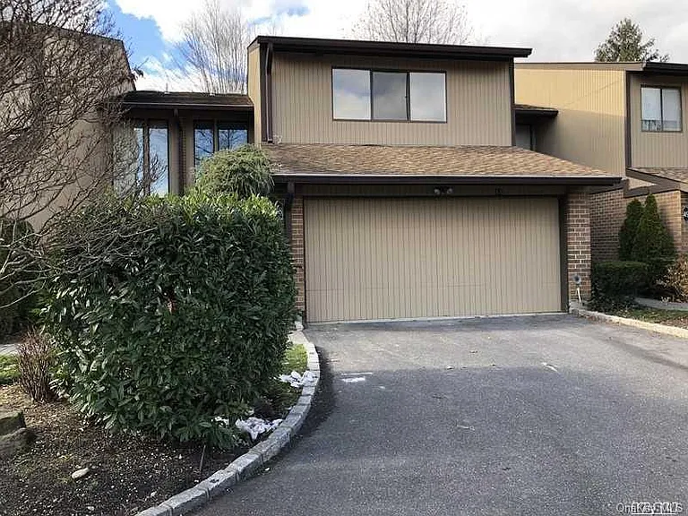 48 Wimbledon Dr — Photo 2