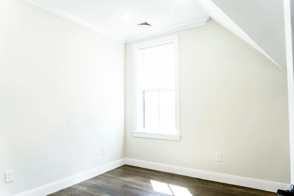 Building Photo - 79 Linden St #4R