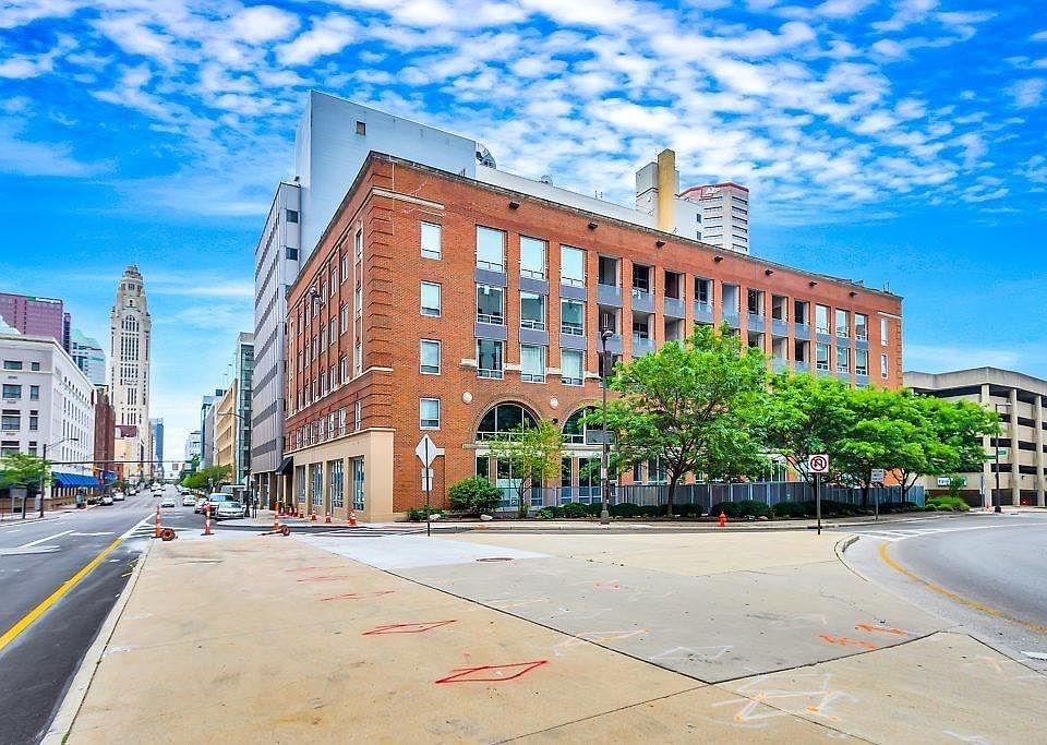1st image of 221 N Front St APT 304
