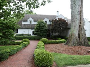 304 Mockingbird Valley Rd, Louisville, KY 40207