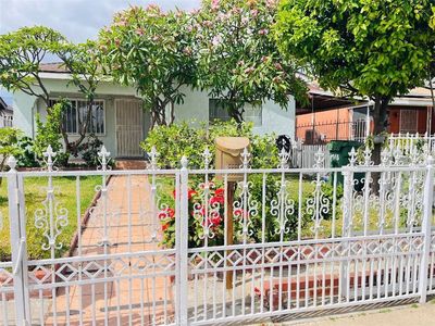 3913 E 55th St, Maywood, CA, 90270