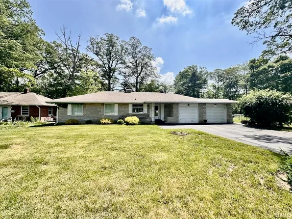 222 S Stradling Rd, Muncie, IN 47304