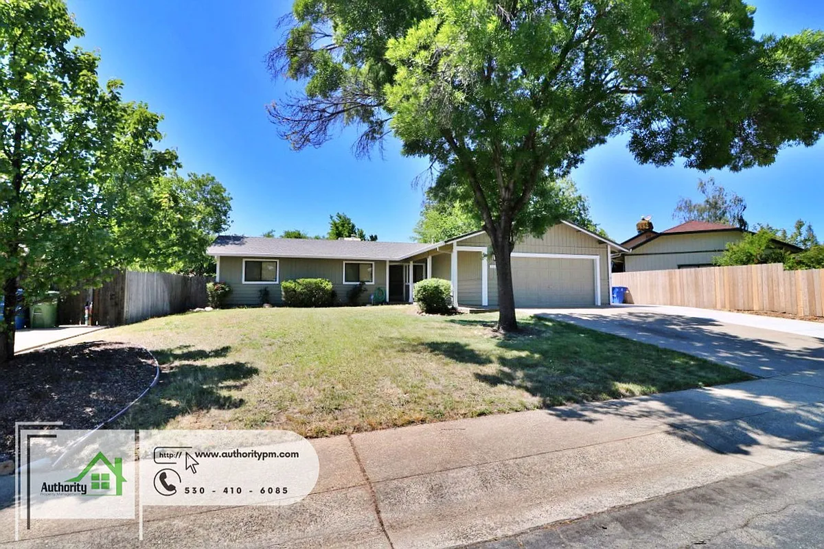 Building Photo - 1744 Kildare Dr