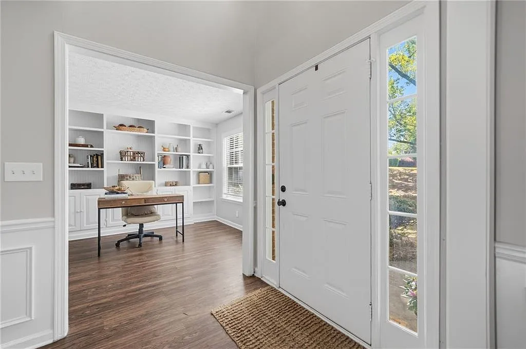 4 bed, 2.5 bath, 2541 sqft, $2,900 — Photo 4