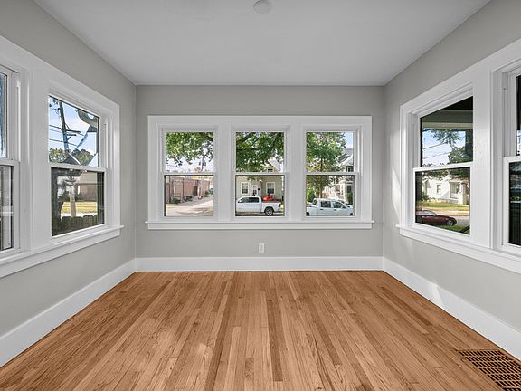 4th image of 1921 Lillie Ave