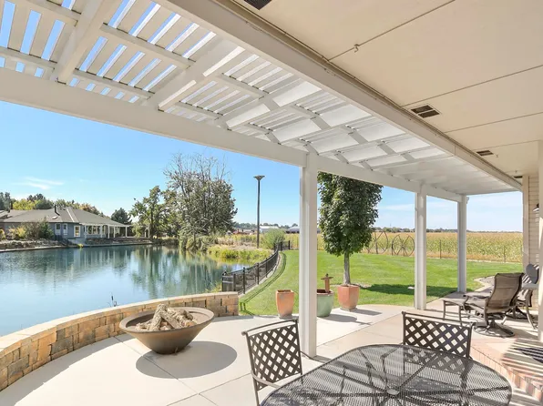 9001 W Duck Lake Dr, Garden City, ID 83714