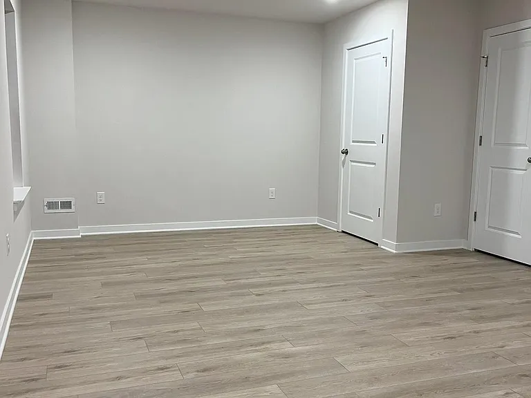 114 Continental Way — Photo 4