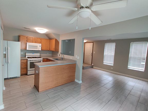 4th image of 1101 Symphony Dr