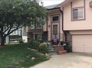 8409 Read St, Omaha, NE 68122