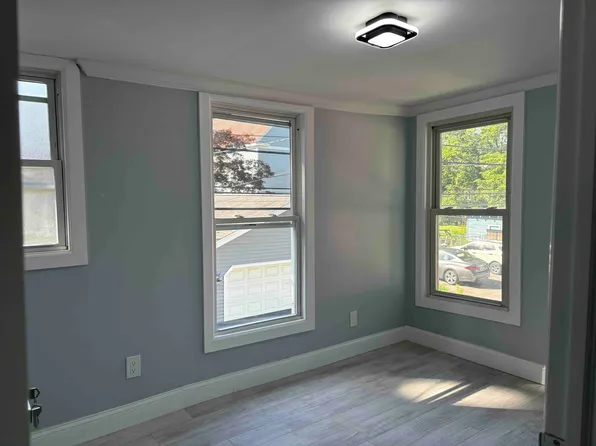 1034 Glenwood Blvd, Schenectady, NY 12308