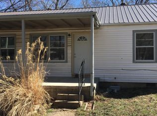 2526 SE Virginia Ave, Topeka, KS 66605