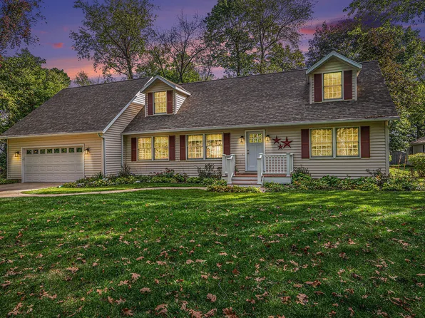 68881 3rd St, Edwardsburg, MI 49112