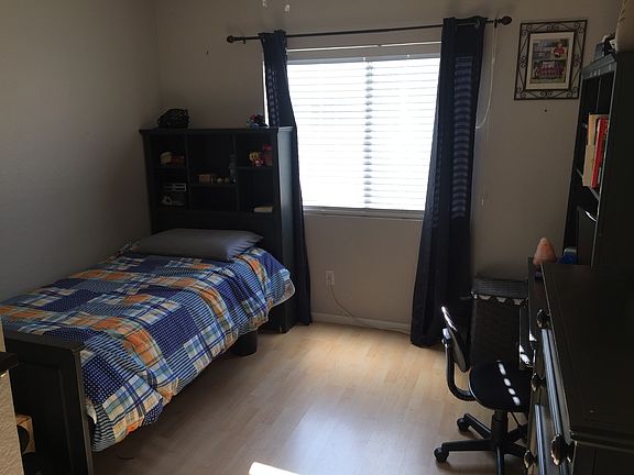 Second bedroom 