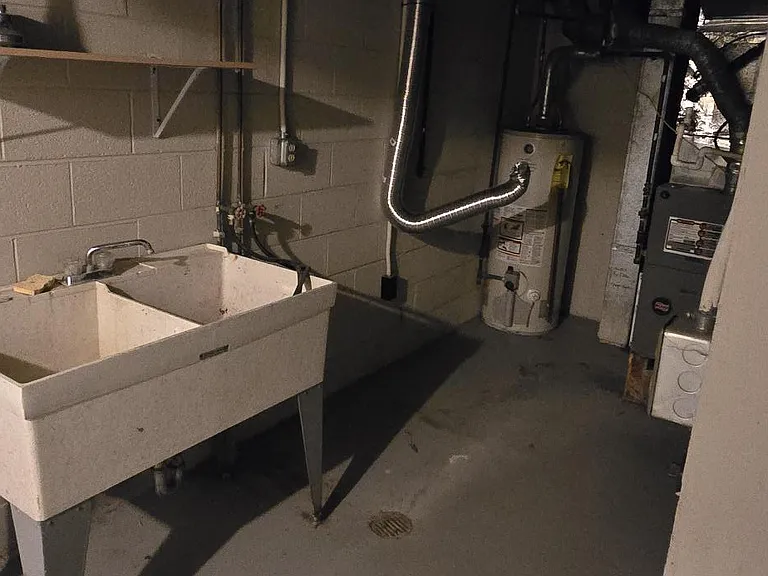 60 Thompson Ave #3 — Photo 15