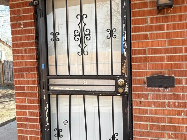 1922 Dallas St, Aurora, CO 80010