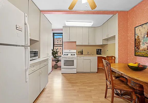 4th image of 2251 Knapp St APT 4G