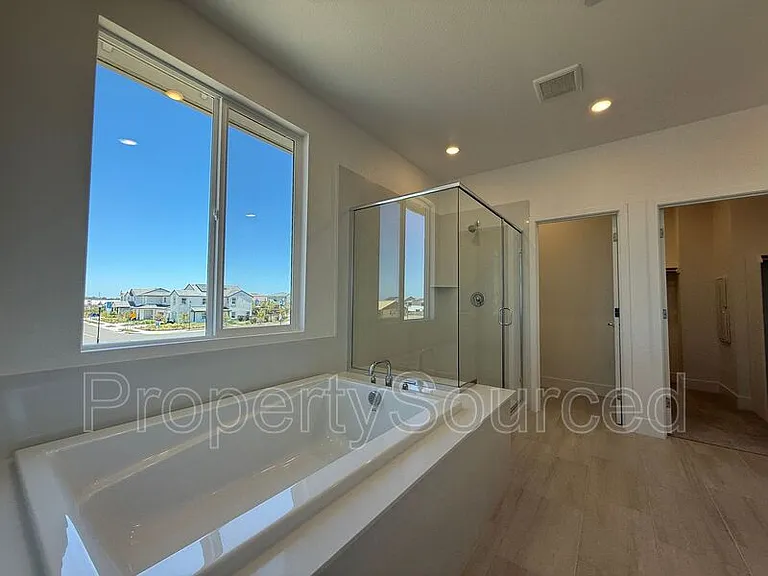 1336 N Martorella Ave — Photo 38