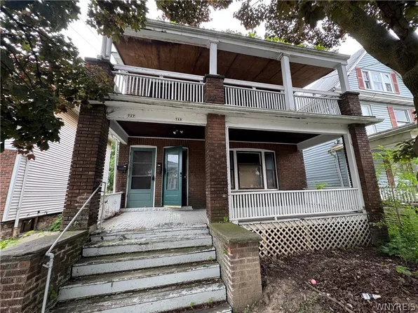 715 Augustus Pl, Niagara Falls, NY 14301