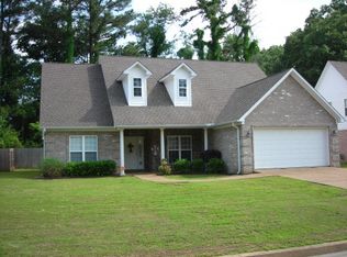 154 Executive Dr, Jackson, TN 38305