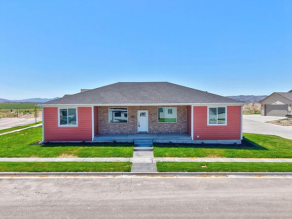 3rd image of 795 Autumn Brook Ln