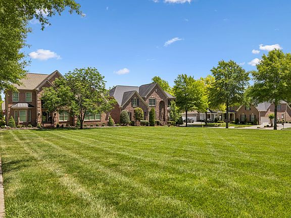 4th image of 110 Cornerstone Cir