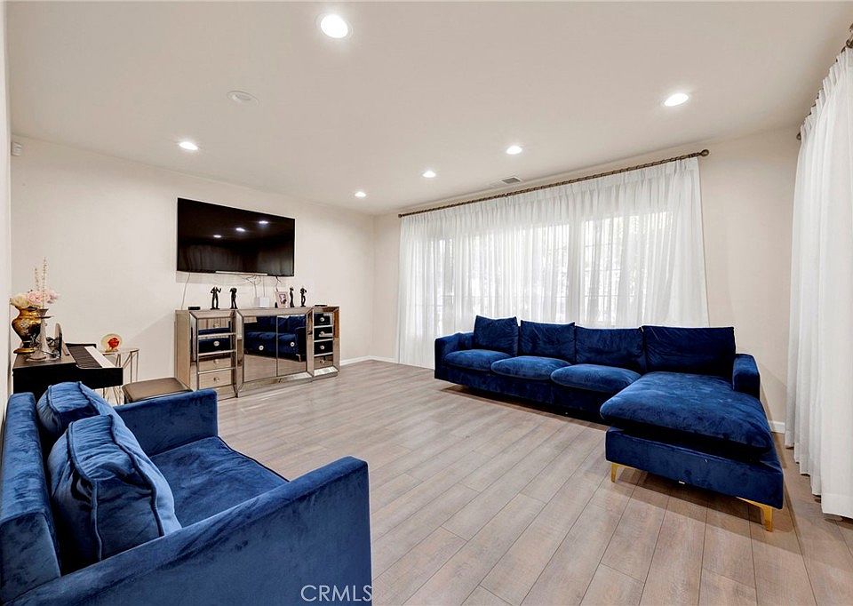 1st image of 249 Zerr Ct