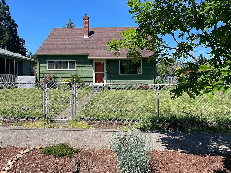 10625 SE Boise St — Photo 2