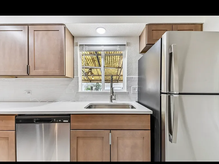 1325 Lansing St — Photo 2