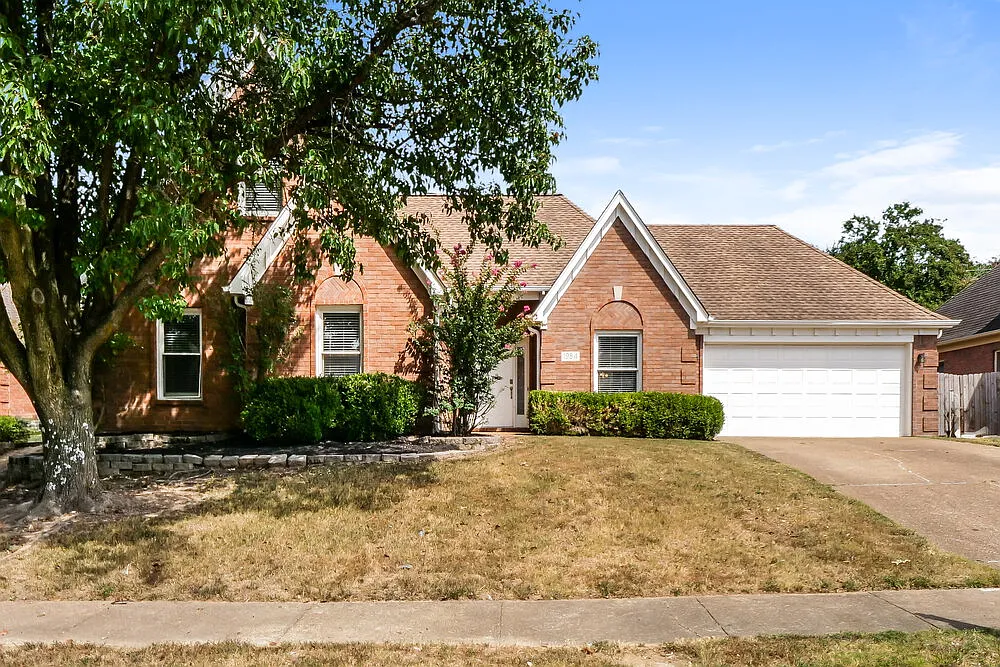 5 bed, 3.0 bath, 2405 sqft, $3,040 — Photo 1