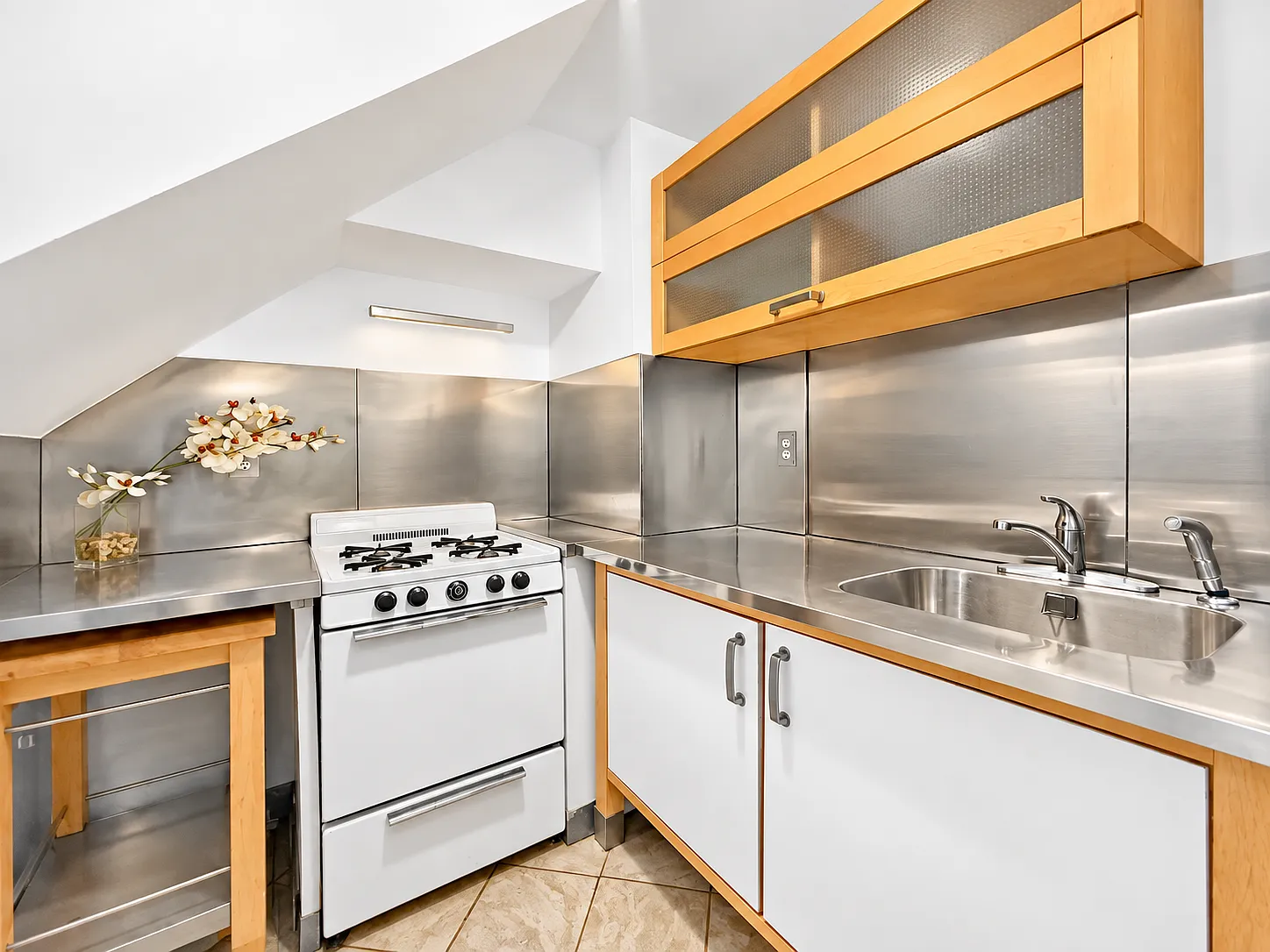 265 Saint James Place — Photo 4