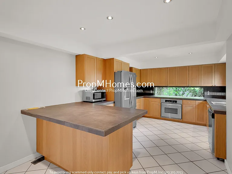 1448 Greentree Cir — Photo 6