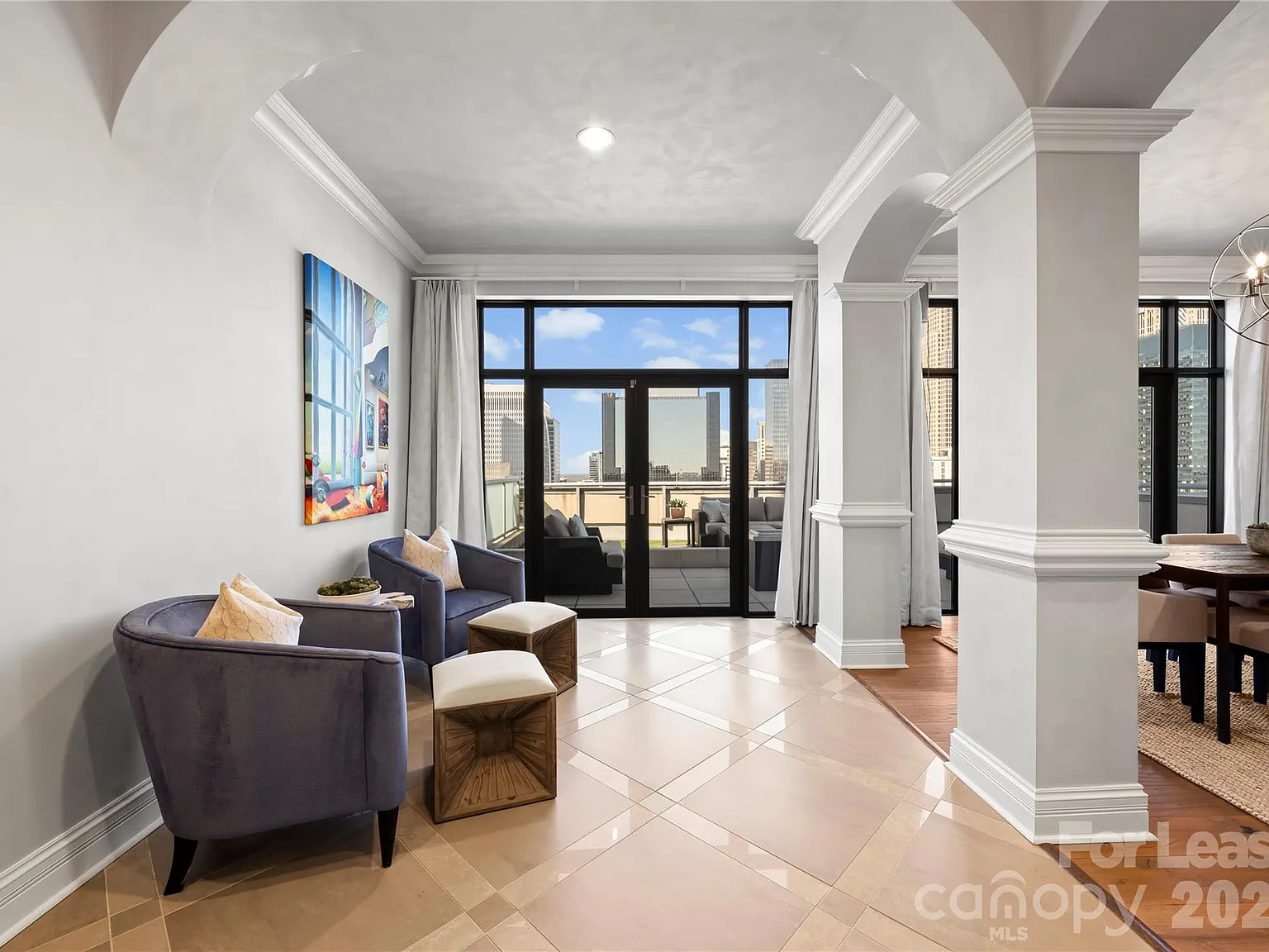 3 bed, 3.5 bath, 4027 sqft, $15,000 — Photo 4