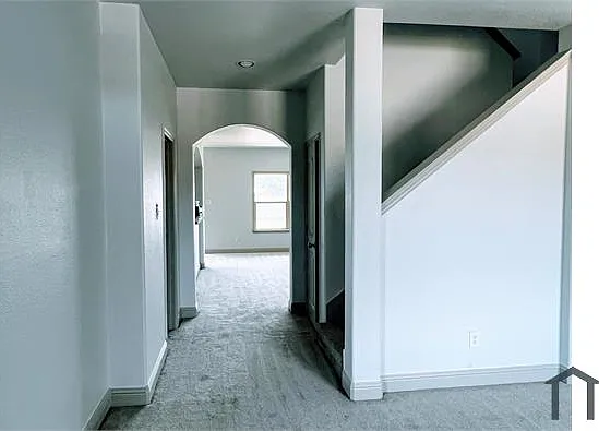 5 bed, 3064 sqft, $3,900 — Photo 3