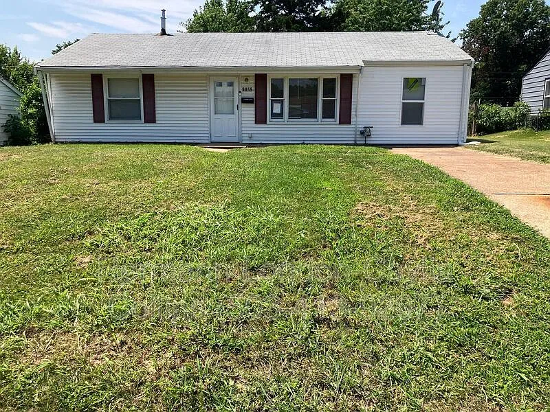 2 bed, 1.0 bath, 792 sqft, $1,075 — Photo 1