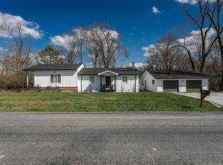 324 S Neunaber Dr, Bethalto, IL 62010